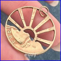 14k Yellow Gold (Solid) US Quarter Coin Cut-Out Sunburst Pendant 14k Yellow Gold (Solid) US Quarter Coin Cut-Out Sunburst Pendant