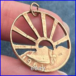 14k Yellow Gold (Solid) US Quarter Coin Cut-Out Sunburst Pendant 14k Yellow Gold (Solid) US Quarter Coin Cut-Out Sunburst Pendant
