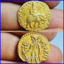 Antique high carat solid Gold kushan king rare coin 4.1 grams
