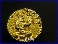 Gold Coin Indo Greek Kushan Empire. Huvishka