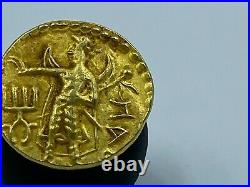 Gold Coin Indo Greek Kushan Empire. Huvishka