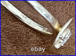 Pretty 14K Solid Yellow Gold Diamond Initial Letter W Coin Ring Size 4.75