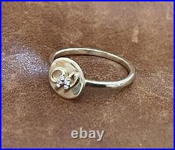 Pretty 14K Solid Yellow Gold Diamond Initial Letter W Coin Ring Size 4.75