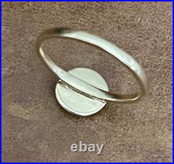 Pretty 14K Solid Yellow Gold Diamond Initial Letter W Coin Ring Size 4.75