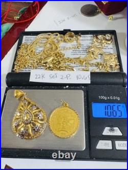 Solid 22K Solid 916 Real Gold Two tone Set (2) Teardrop/Coin Pendant 10.65g Solid 22K Solid 916 Real Gold Two tone Set (2) Teardrop/Coin Pendant 10.65g