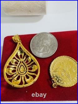 Solid 22K Solid 916 Real Gold Two tone Set (2) Teardrop/Coin Pendant 10.65g Solid 22K Solid 916 Real Gold Two tone Set (2) Teardrop/Coin Pendant 10.65g