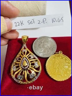 Solid 22K Solid 916 Real Gold Two tone Set (2) Teardrop/Coin Pendant 10.65g Solid 22K Solid 916 Real Gold Two tone Set (2) Teardrop/Coin Pendant 10.65g