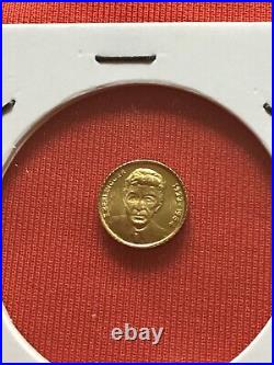 Vintage miniature solid gold COIN 8K Enrico Berlinguer very special